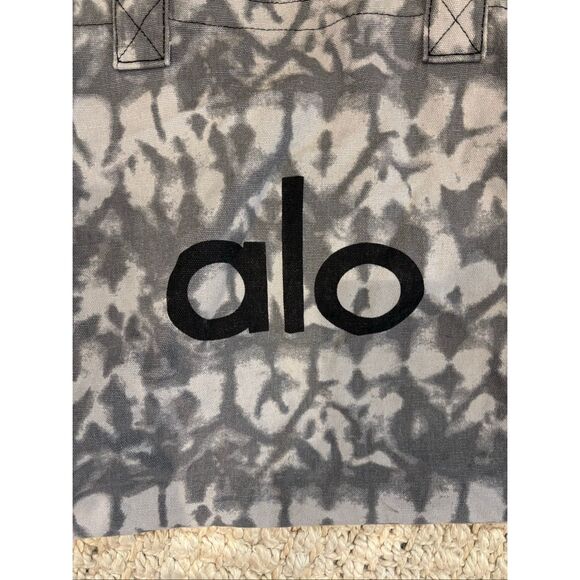 ALO YOGA deluxe shopper tote ⭐️ - Picture 4 of 7